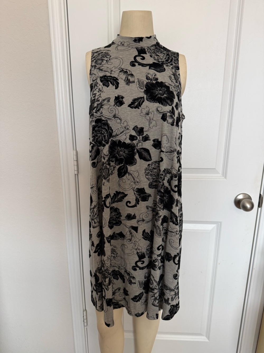 Philosophy Black Velvet Floral Grey Halter Neck Dress